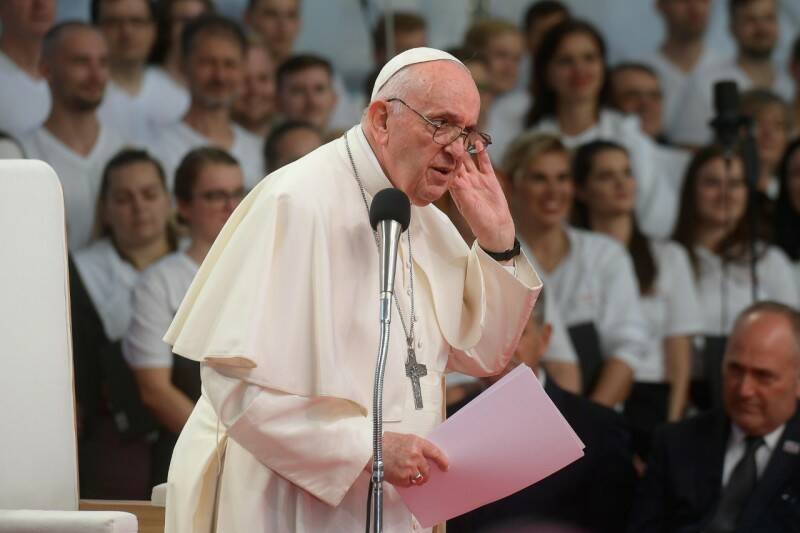 Papa Francesco ai giovani: “Non si vive seduti in panchina a fare la riserva”
