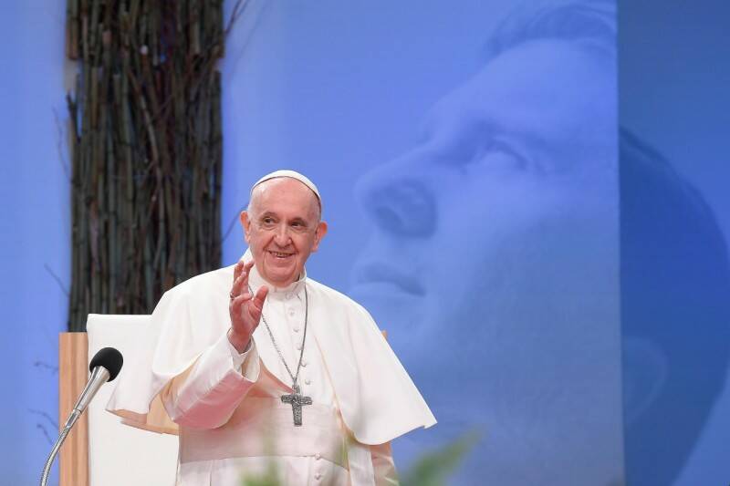 Papa Francesco ai giovani: “Non si vive seduti in panchina a fare la riserva”