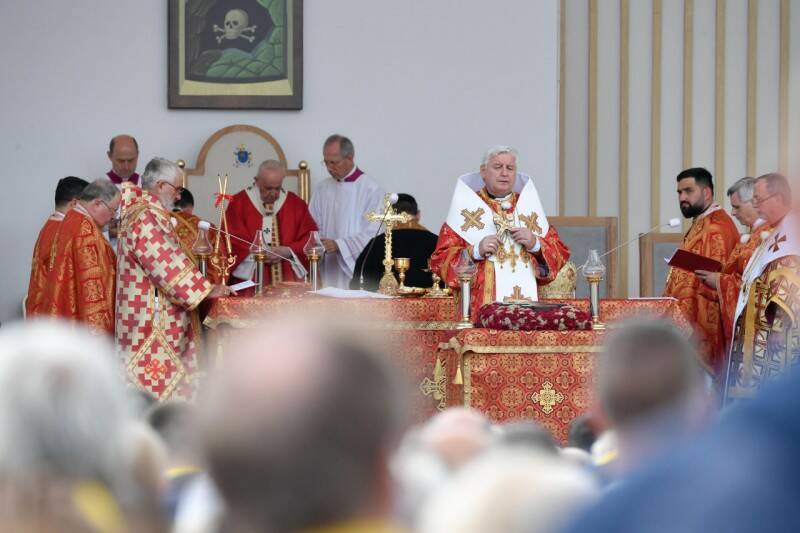 Positivo al Covid l’arcivescovo di Presov: pochi giorni fa ha concelebrato con il Papa
