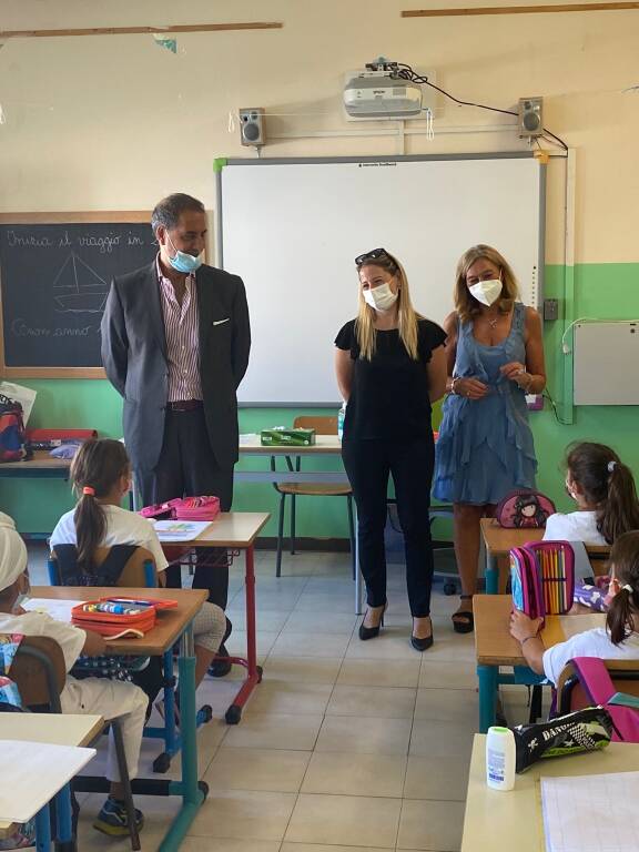 13 settembre 2021: il sindaco De Angelis e l’assessore Nolfi in visita nelle scuole del territorio