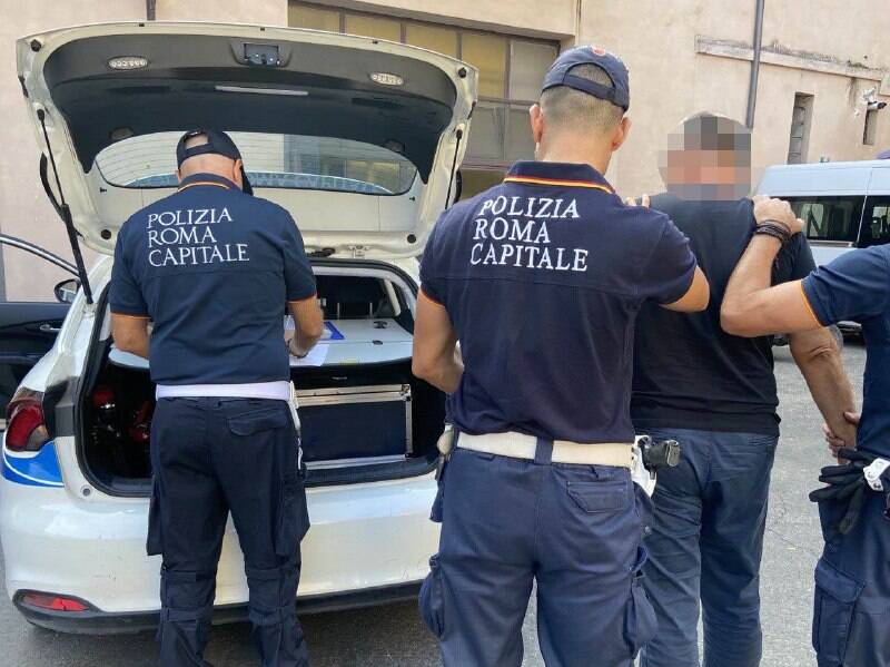 In fuga dopo un incidente mortale su via Ostiense, arrestato dalla Polizia Locale