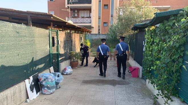 Civitavecchia, abusivi nelle case popolari: blitz dei carabinieri a San Liborio