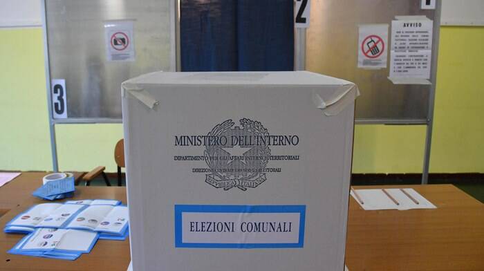Elezioni 2022, chiusi tutti i seggi: in Italia l’affluenza per le amministrative è al 39,11%