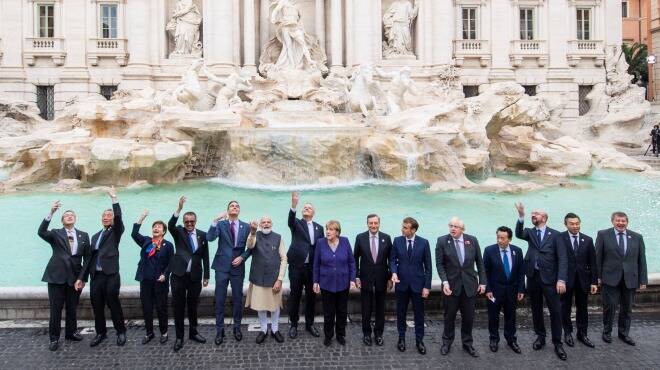 G20, i leader del mondo lanciano una monetina nella Fontana di Trevi