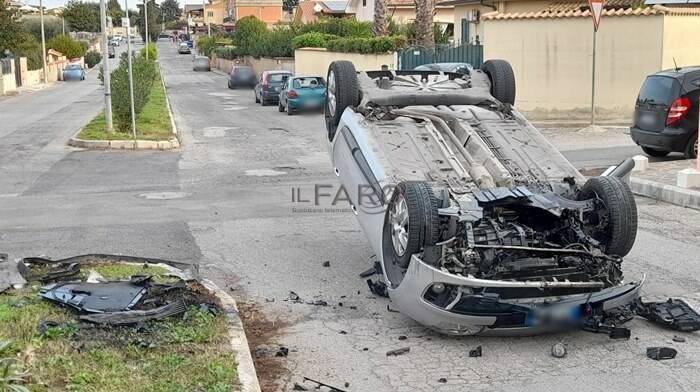 Ardea, auto impazzita a Nuova Florida: sfonda il guardrail e si ribalta