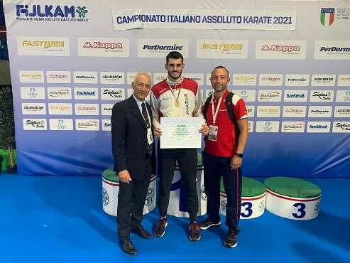 Ladispoli sul podio degli Assoluti di karate: un titolo italiano e un bronzo