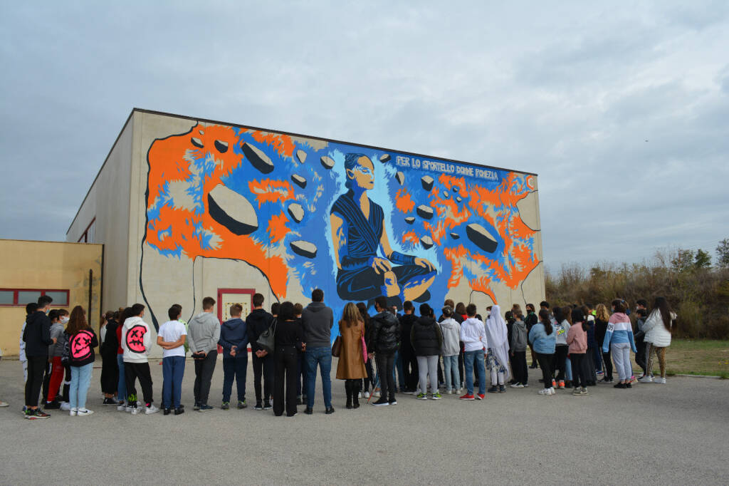 Il Sindaco inaugura i murales dedicati alla forza delle donne a Santa Palomba, Santa Procula e Torvaianica