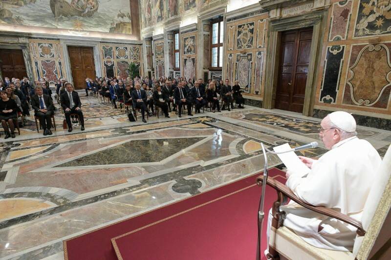 Il Papa: “L’aborto è omicidio, non è lecito diventarne complici: sì all’obiezione di coscienza