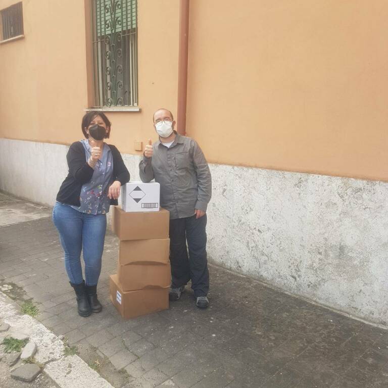 Pomezia Aiuta dona altre 2mila mascherine alla Caritas di Torvaianica