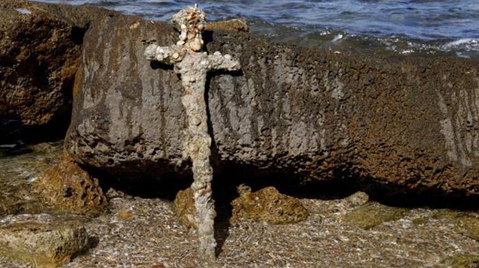 Meraviglia in Israele: la spada di un crociato ritrovata in fondo al mare dopo 900 anni