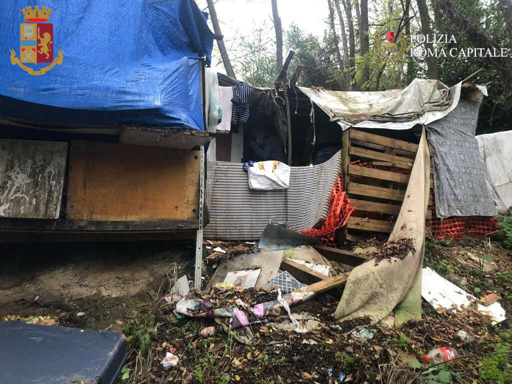 Parco del Pineto, arrivano gli agenti: sgomberato accampamento abusivo