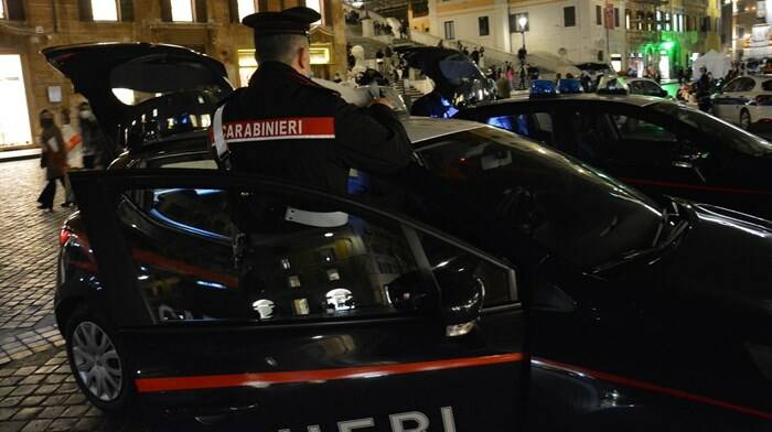 carabinieri roma piazza di spagna
