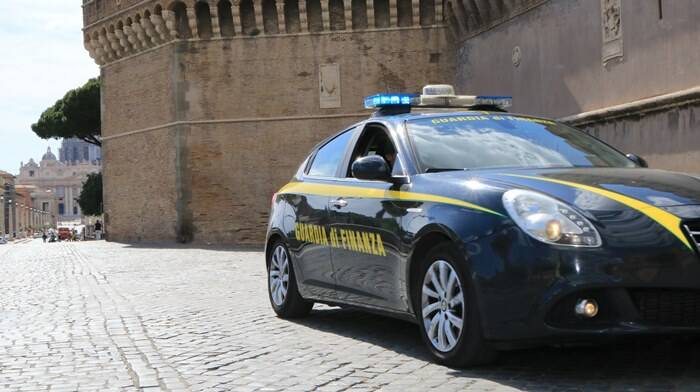 Import-export di vestiti nel centro di Roma: così i narcotrafficanti cinesi riciclavano il denaro sporco