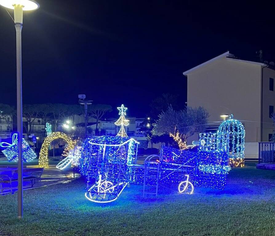 Natale 2021, si accendono le luminarie a Fondi