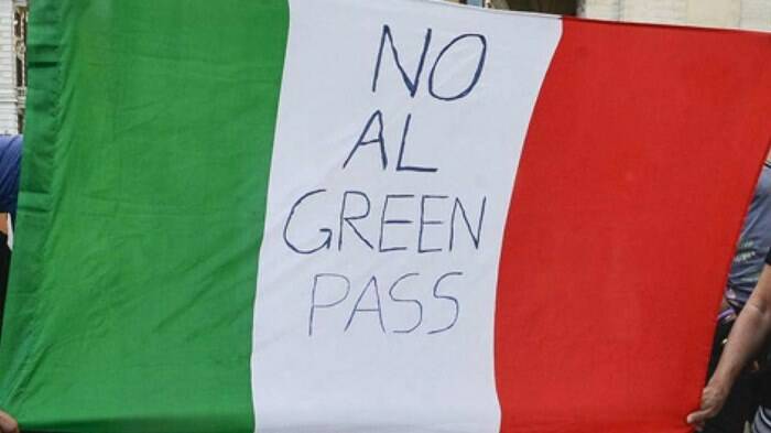 No Green pass, a Roma nuova protesta: in 400 al Circo Massimo contro la certificazione verde
