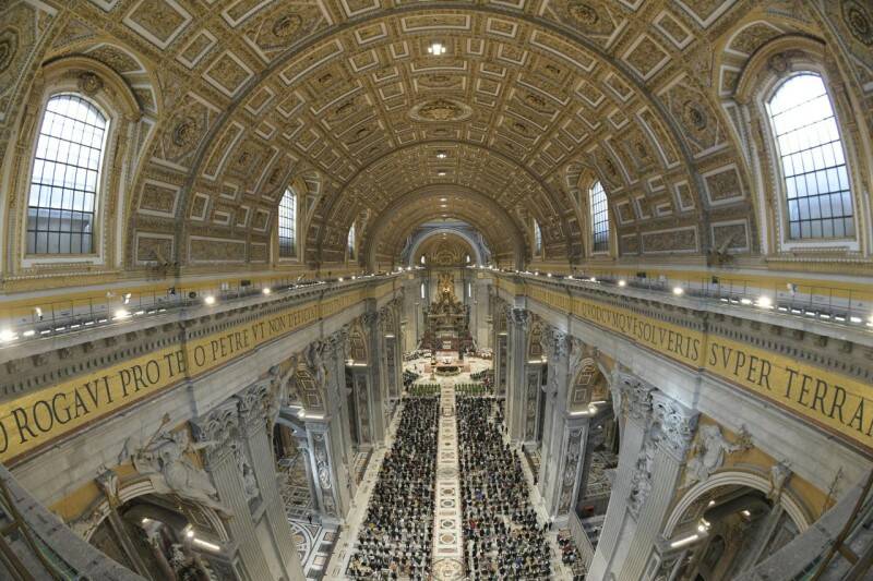 Giornata dei Poveri, il Papa striglia i credenti: “Non voltiamoci dall’altra parte”