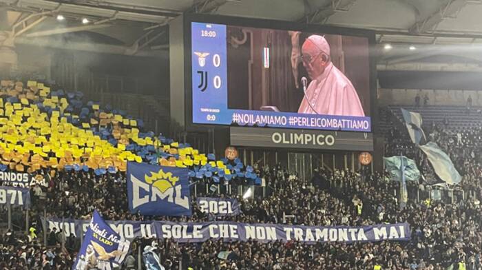 Lazio-Juve, sui maxischermi dell’Olimpico di messaggio di Papa Francesco – VIDEO