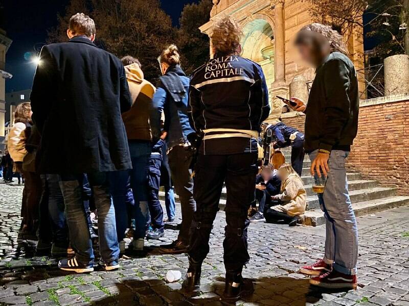 Roma, stretta sui controlli nelle zone della movida: oltre mille le violazioni contestate dalla Polizia locale