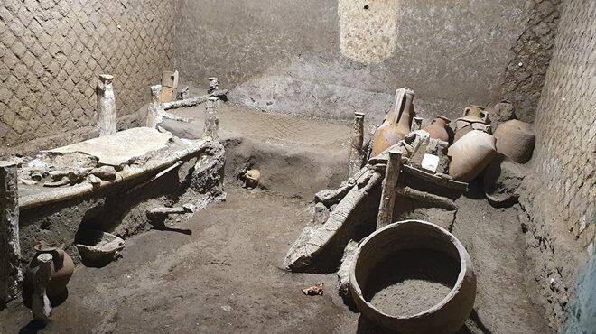 Pompei continua a stupire: la stanza degli schiavi riemerge intatta dalla villa di Civita Giuliana