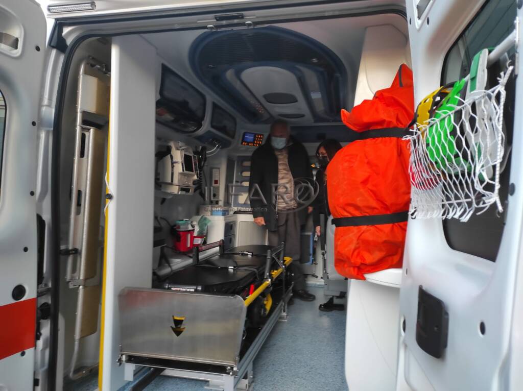 ambulanza protezione civile fiumicino