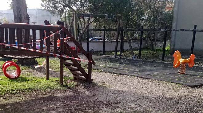 Fiumicino, inagibile il giardino dell’asilo in via dell’Ippocampo