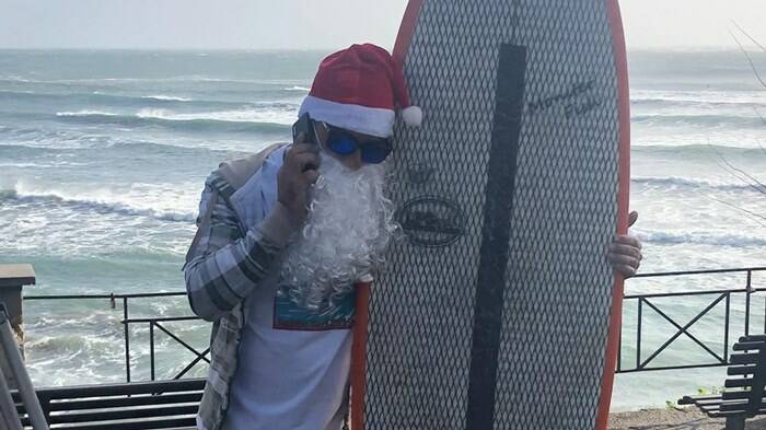 A San Felice Circeo Babbo Natale arriva… surfando