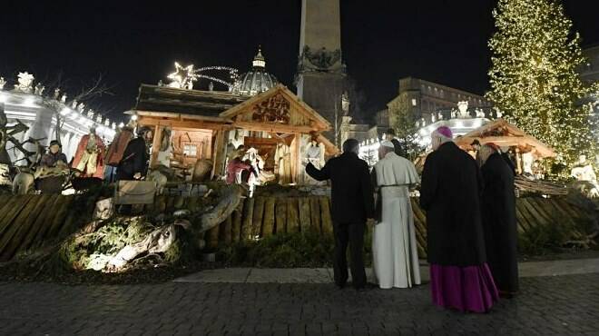 Il Papa annulla la visita al presepe in piazza San Pietro per evitare assembramenti