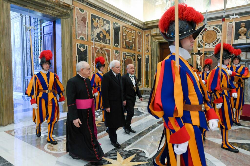 Vaticano, il presidente Mattarella in visita di congedo dal Papa