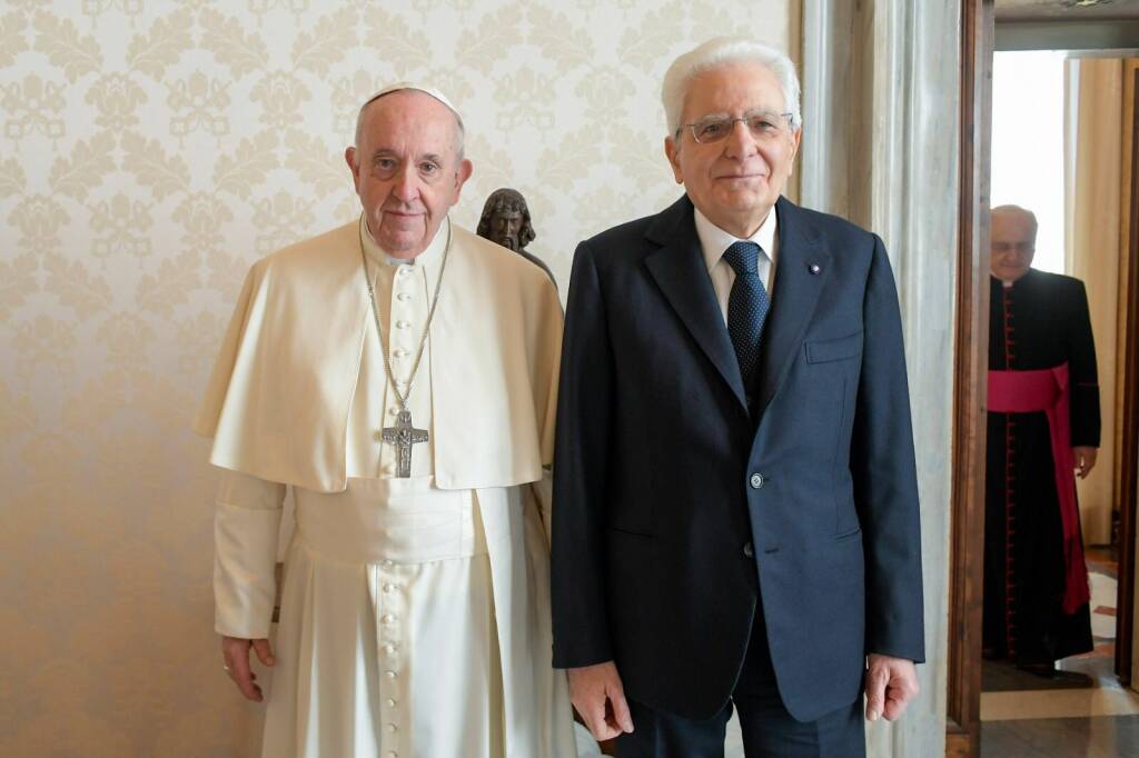 Mattarella compie 81 anni, gli auguri del Papa: “Autorevolezza e dedizione esemplari”