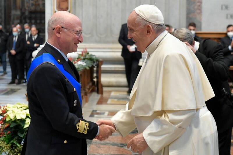 Il Papa all’Aeronautica Militare italiana: “Volare alto significa essere servitori di pace”