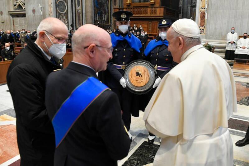 Il Papa all’Aeronautica Militare italiana: “Volare alto significa essere servitori di pace”