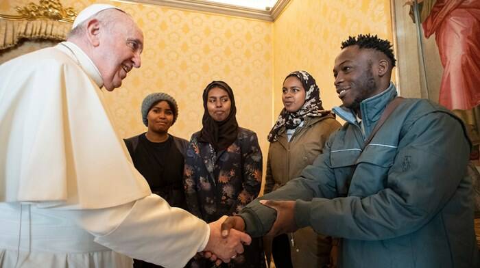Migranti, il Papa: “Una risorsa da valorizzare. Con loro si costruisce un futuro di pace”