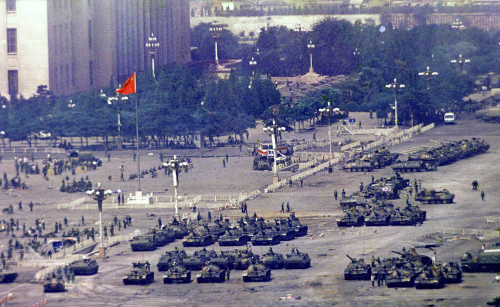 Hong Kong, vietato ricordare piazza Tiananmen: condanna già scritta per tre attivisti