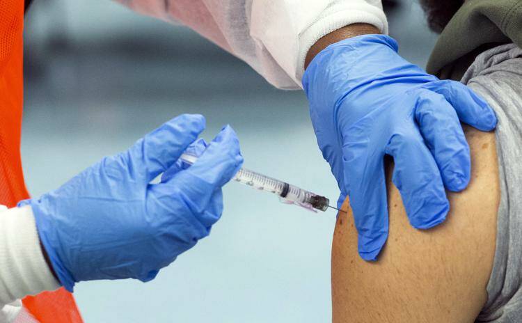 Covid, aperte le vaccinazioni agli over 18 nel Lazio