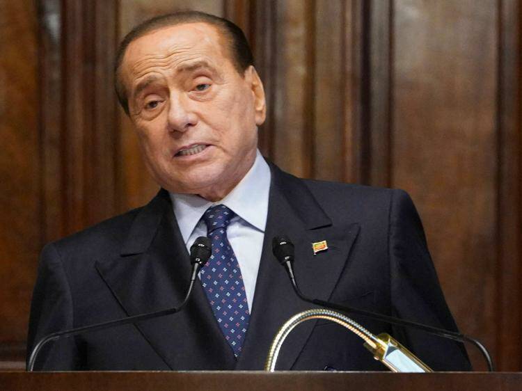 Kiev contro Berlusconi: “Un agitatore vip amico di Putin che danneggia l’Italia”