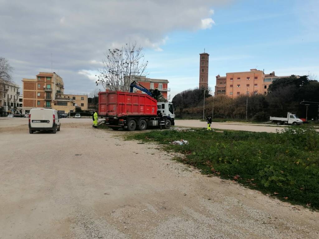 Anzio, bonificato il parcheggio “La Piccola” vicino la stazione ferroviaria