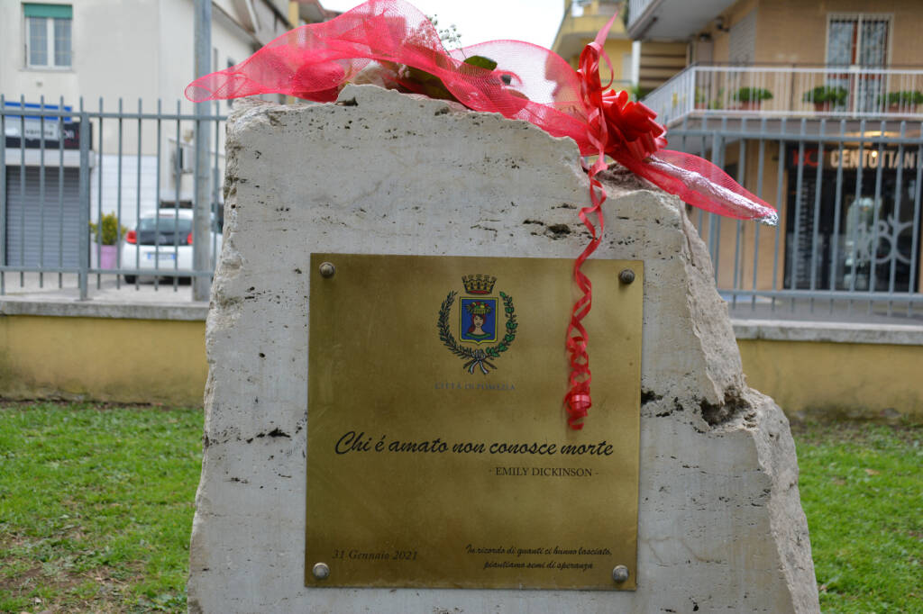 Il Comune di Pomezia ricorda le vittime del Covid-19