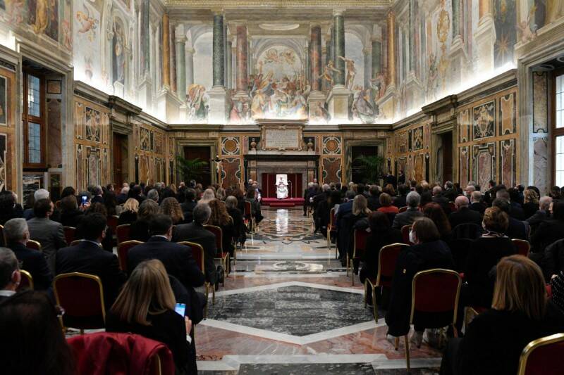 “Investire in lavoro, sanità e istruzione”: il discorso del Papa all’Agenzia delle Entrate