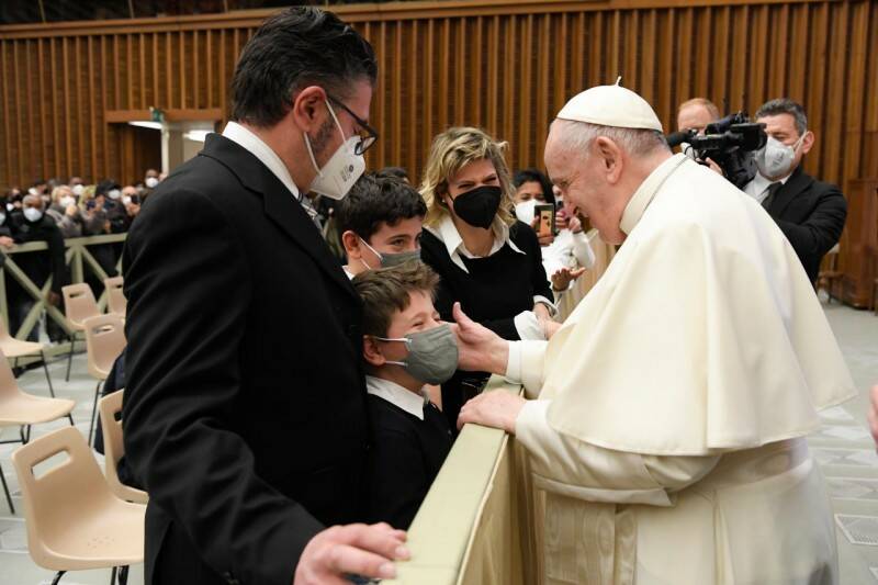 Carceri, Papa Francesco: “Non possono esserci condanne senza finestre di speranza”