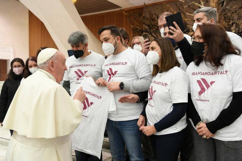 Il Papa incontra i lavoratori di Air Italy: “Auspico una soluzione positiva e il rispetto dei diritti”