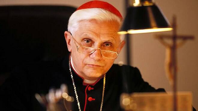 Pedofilia. Il rapporto choc della Diocesi di Monaco, accuse anche a Ratzinger: “Non agì”