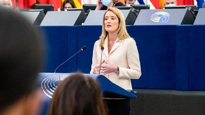 Metsola raccoglie l’eredità di Sassoli: è la nuova Presidente del Parlamento Europeo