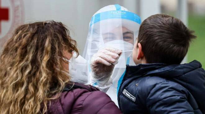 Coronavirus, a Fiumicino i casi tornano a salire: quasi 500 i cittadini contagiati