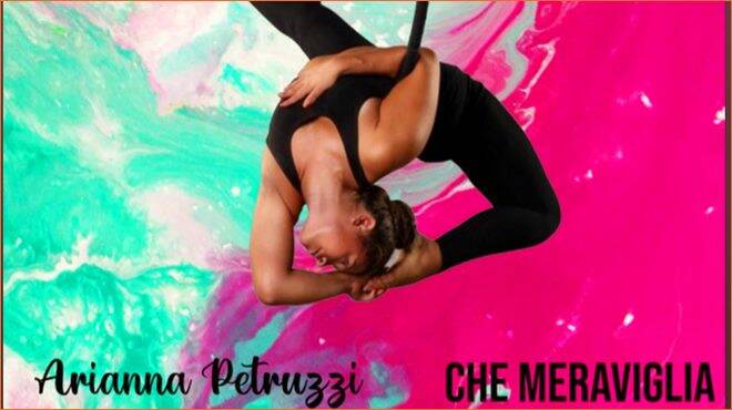 “Che Meraviglia”: il nuovo singolo di Arianna Petruzzi entra nella classifica indipendenti web italiana