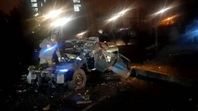 Ucraina, autobomba esplode a Donetsk. Putin: “La situazione peggiora”