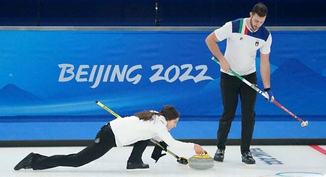 Pechino 2022, Italcurling da favola: gli azzurri a un passo dalla semifinale