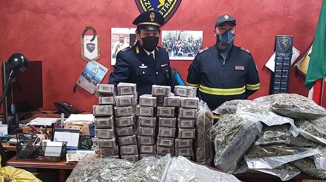 Pomezia, 200 chili di droga nascosta… fra i peperoni: tre arresti