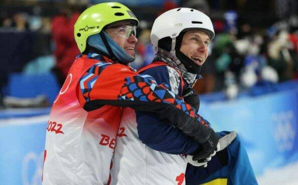 Ucraina – Russia: sul podio olimpico un abbraccio tra gli atleti