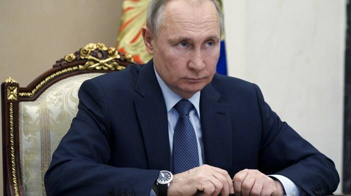 Putin detta le regole per la pace: “Ucraina neutrale, Crimea alla Russia”