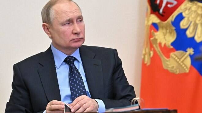 Ucraina-Russia, Putin apre a un negoziato ma avverte: “Pronti ad usare armi nucleari”